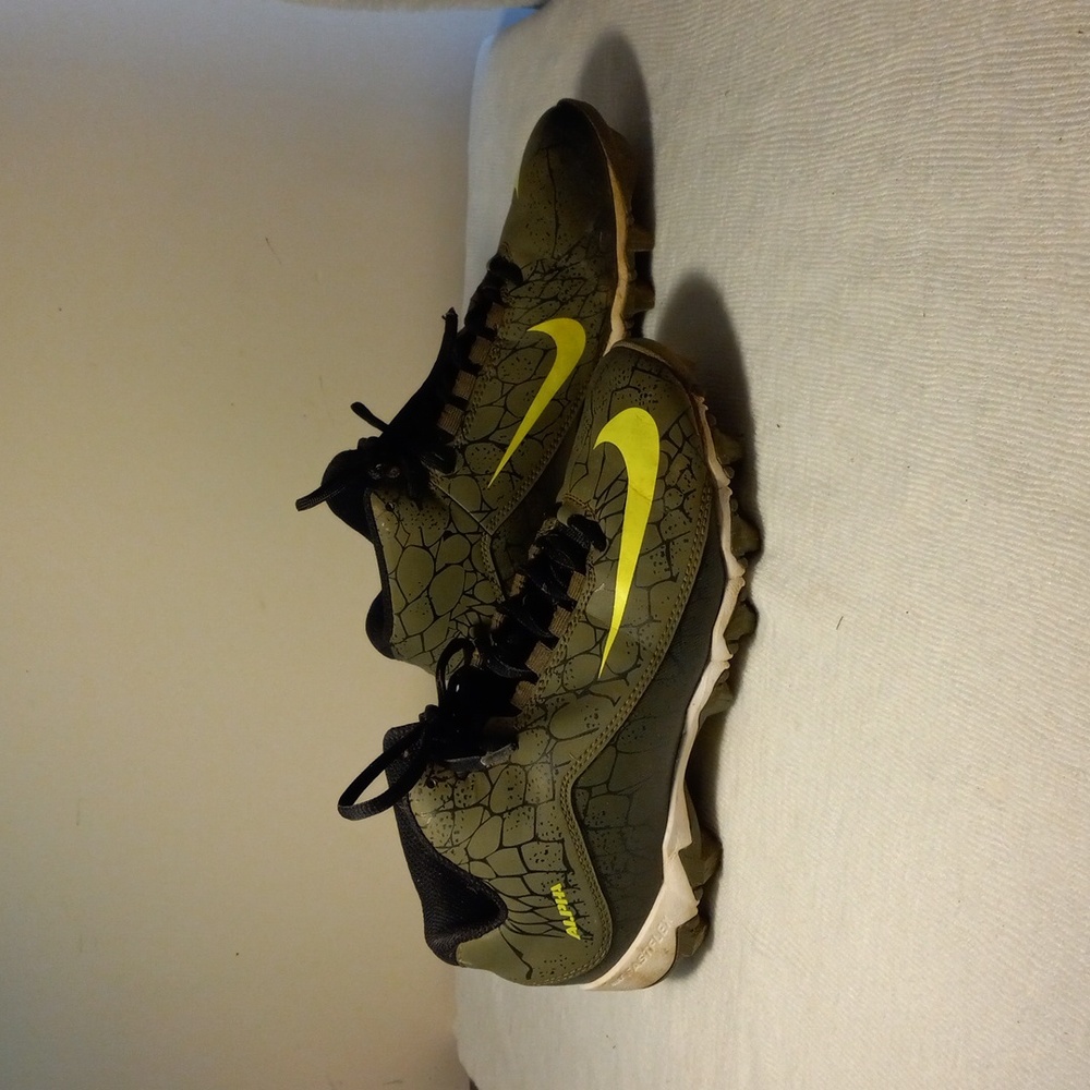 Nike Alpha Youth Cleats. Size 5.5Y.  Green, Yellow and Black